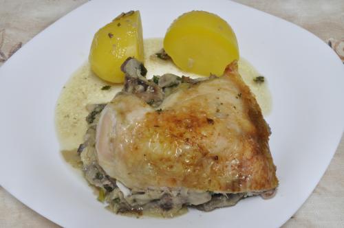 Jak uvařit kuře s houbovou nádivkou po slezsku? Snadné recept, připravený za 30 - 45 minut